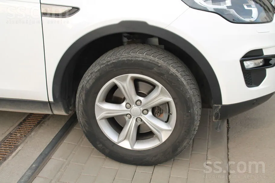 Land Rover Discovery Sport 2016 photo 5
