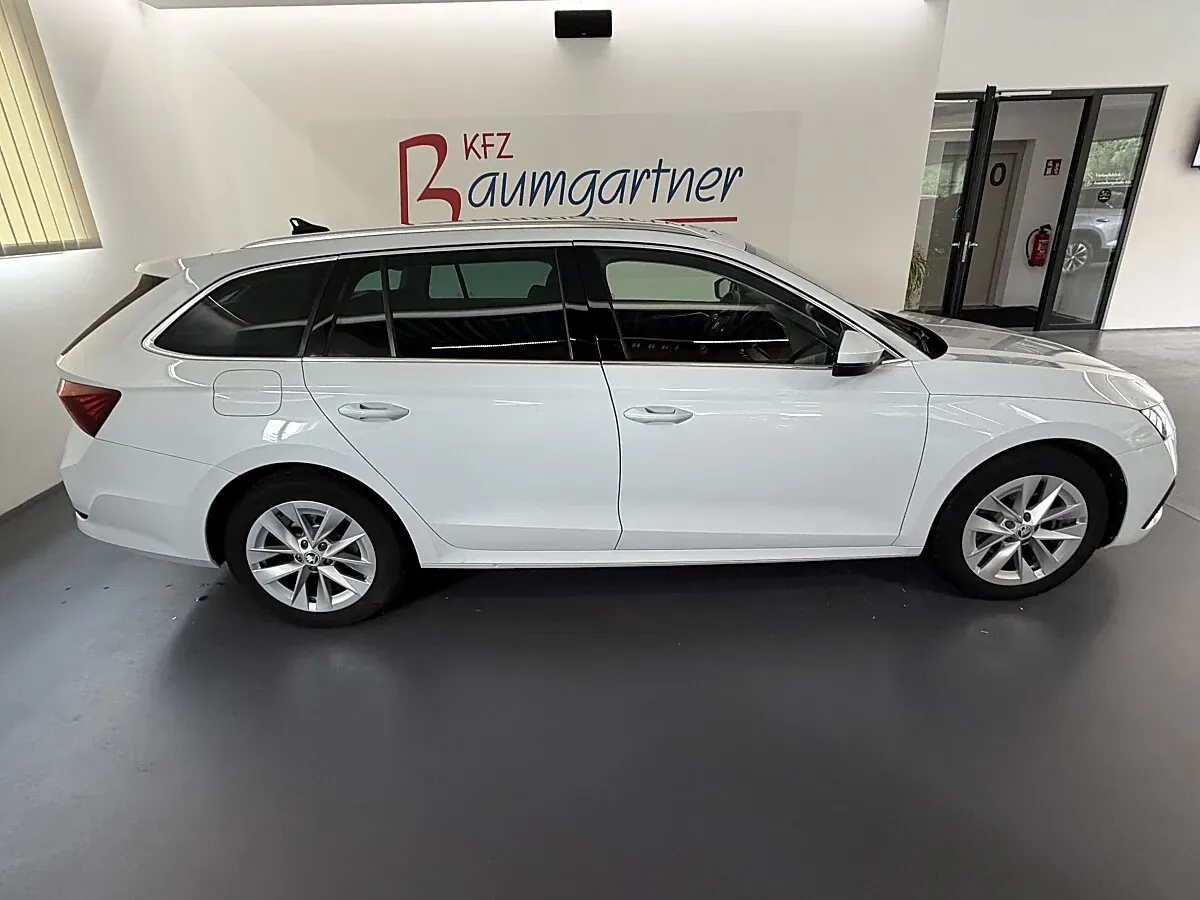 Skoda Octavia 2024 photo 3