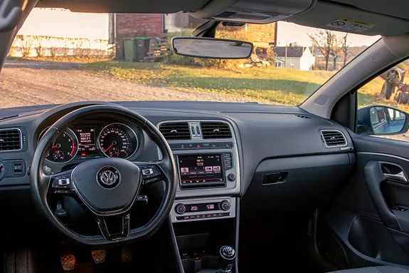 Volkswagen Polo 2015 photo 4