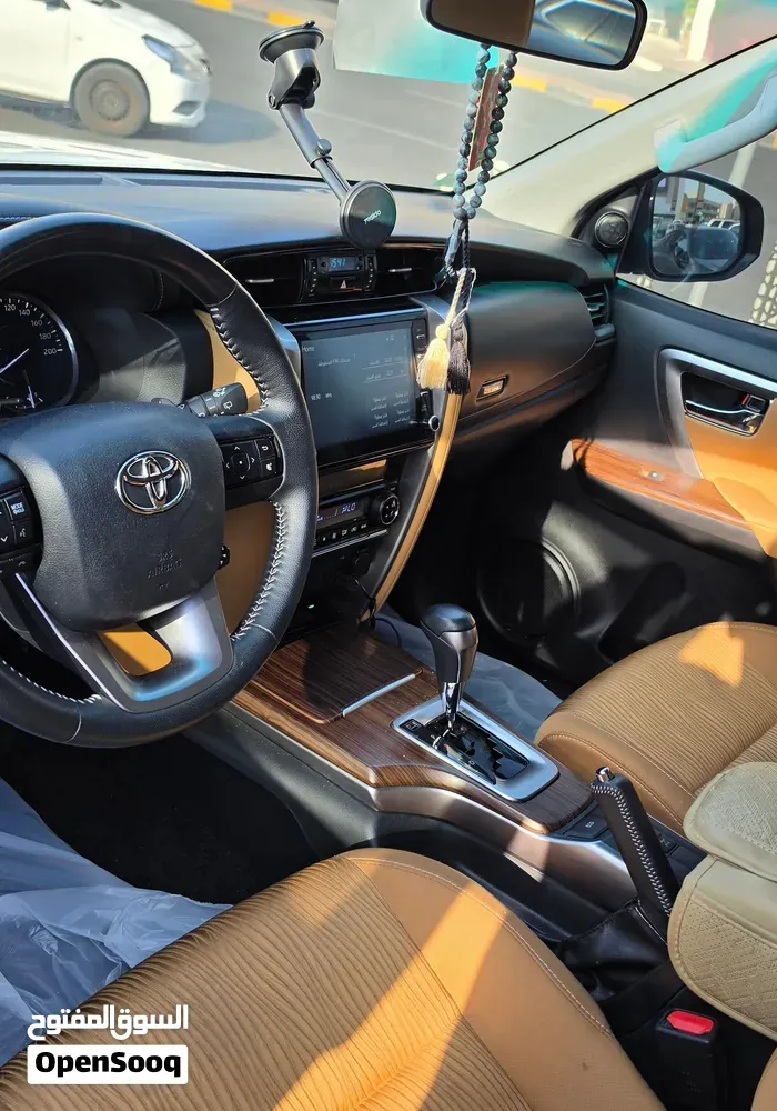 Toyota Fortuner 2023 photo 3