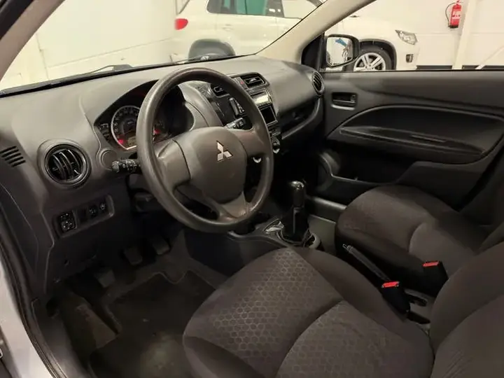 Mitsubishi Space Star 2013 photo 3