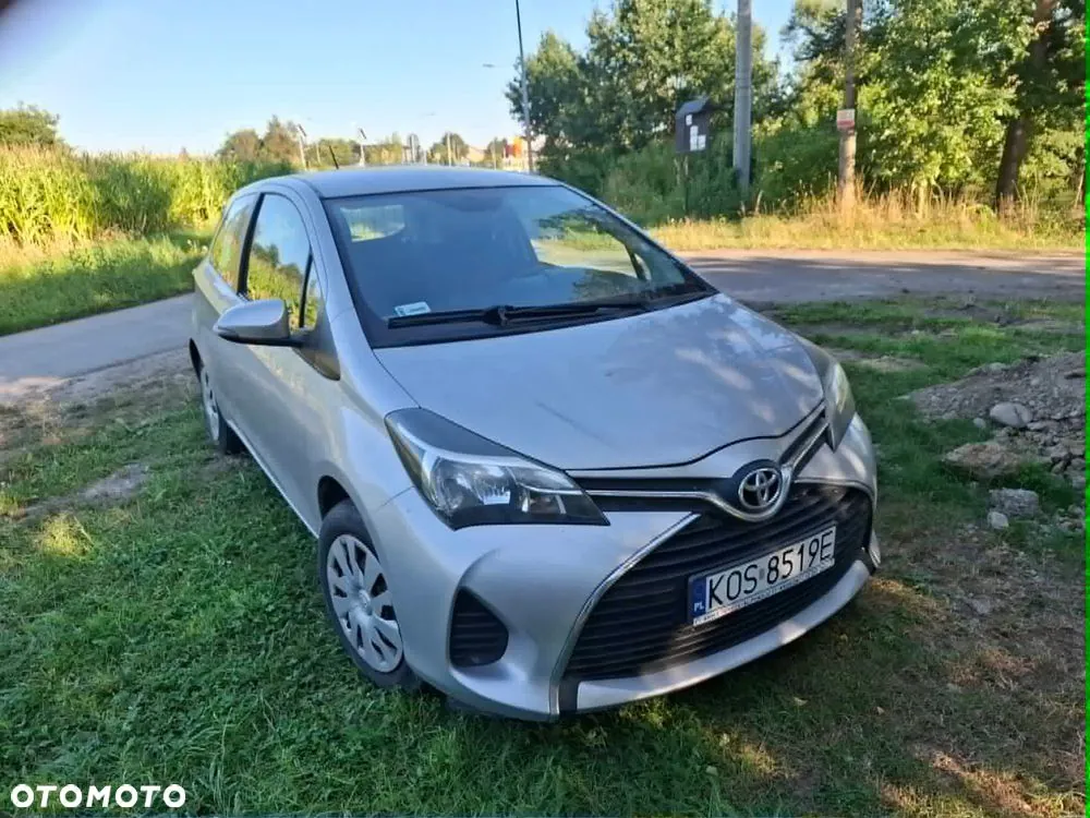 Toyota Yaris 2015 photo 2