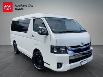 Toyota Hiace 2025 photo 2