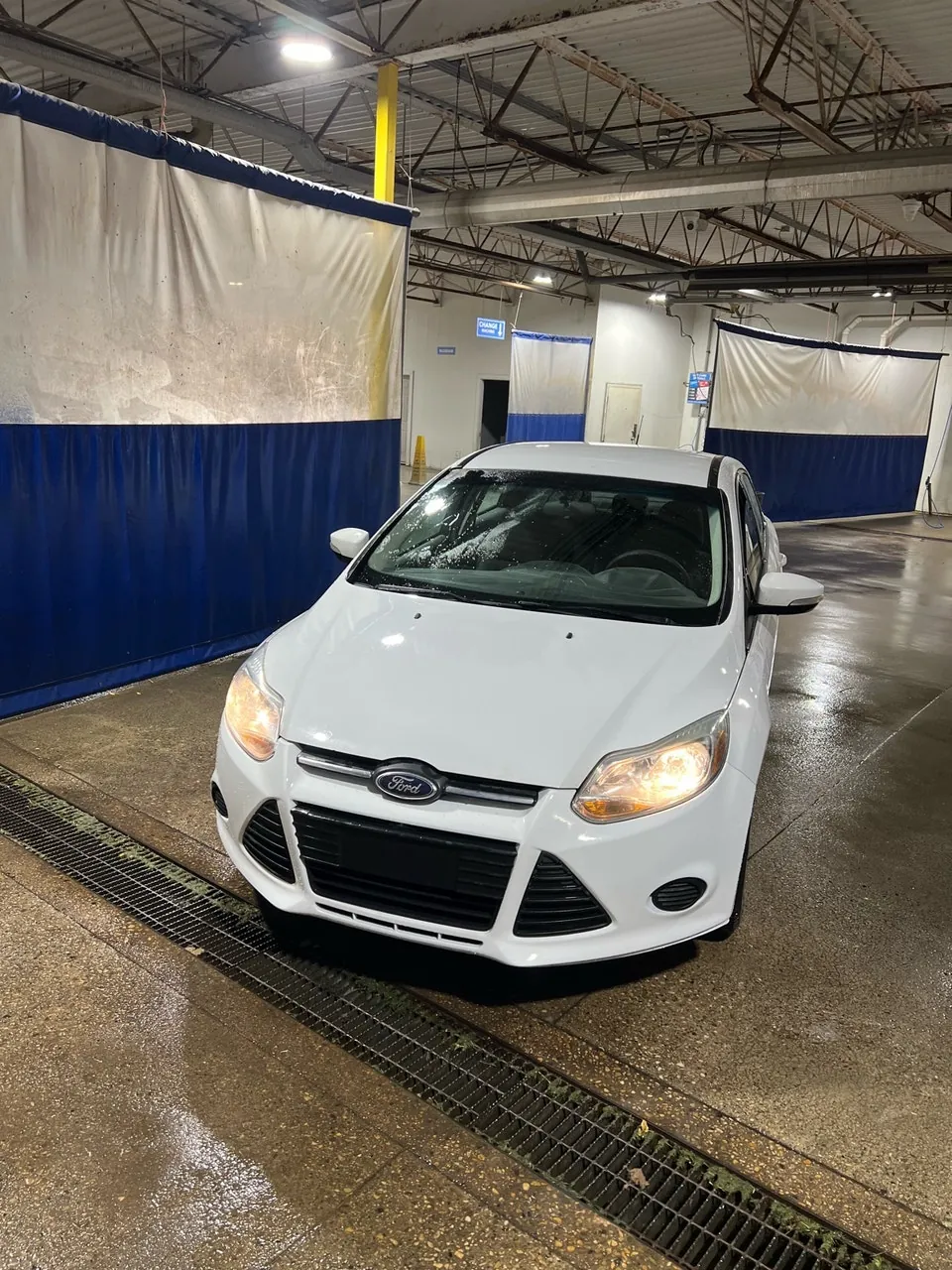 Ford Focus 2014 photo 3