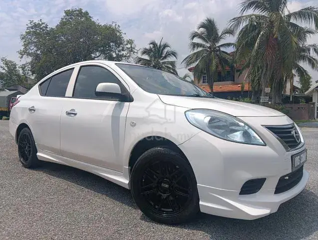 Nissan Almera