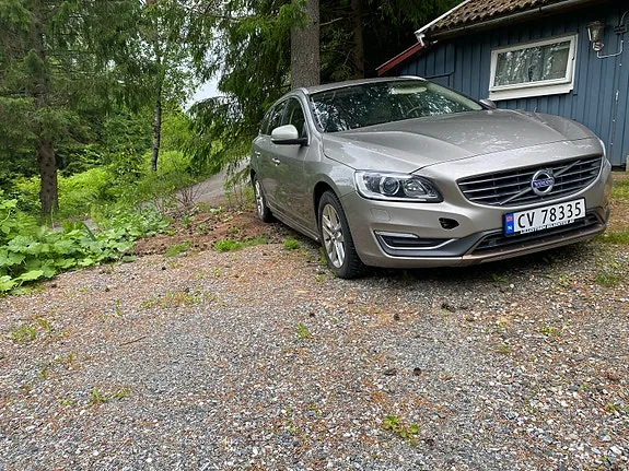 Volvo V60 2014 photo 2