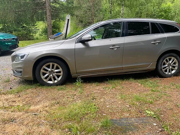 Volvo V60 2014 photo 4