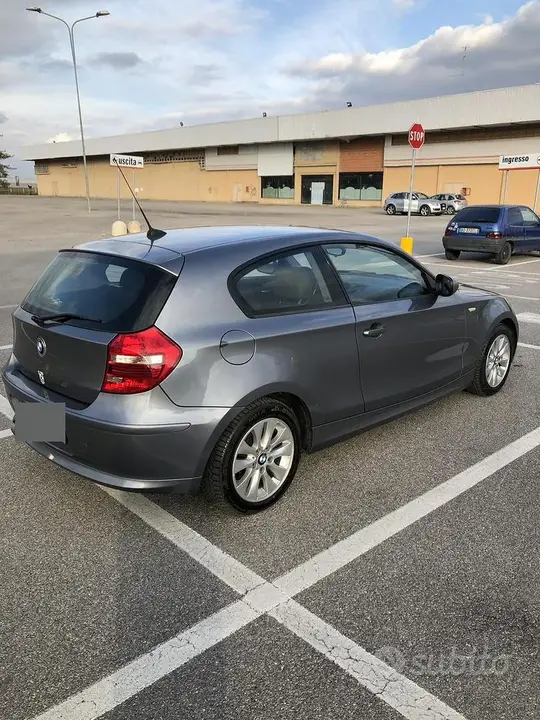 BMW 118D 2010 photo 4