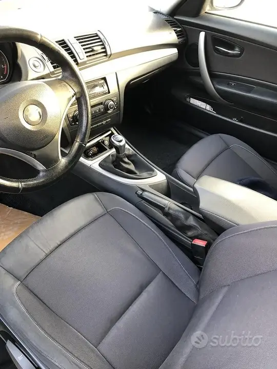 BMW 118D 2010 photo 5
