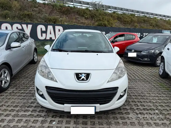 Peugeot 207 2012 photo 2