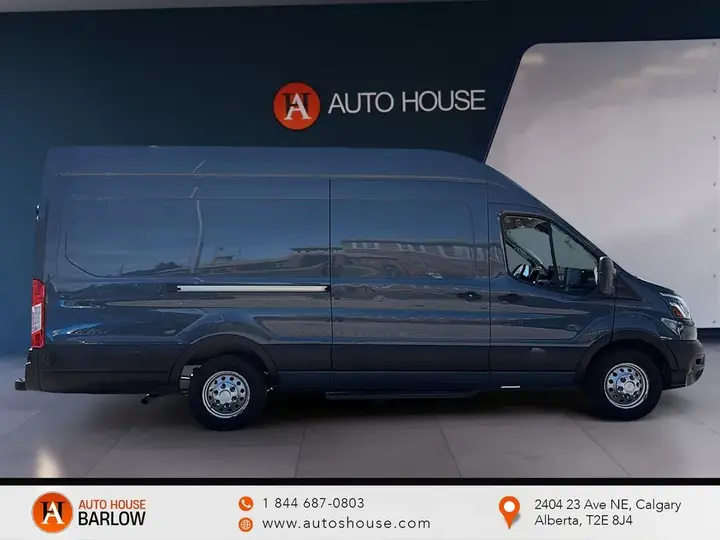 Ford Transit 2022 photo 2