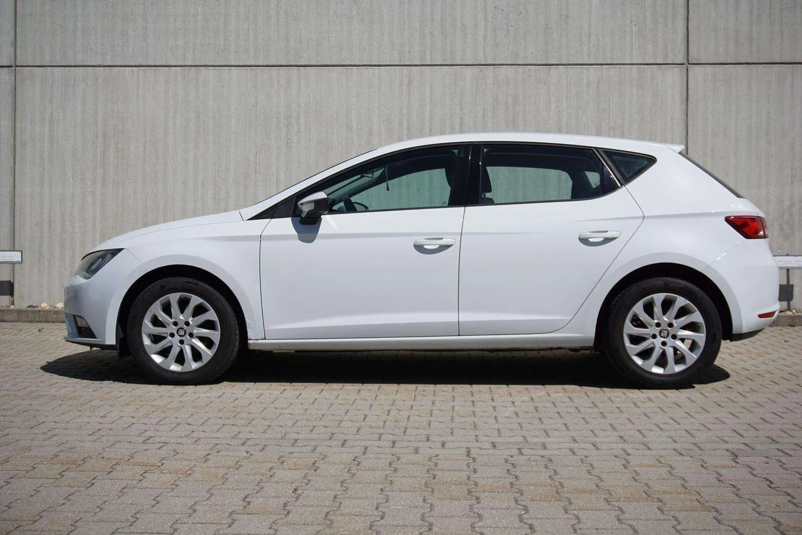 Seat Leon 2013 photo 2