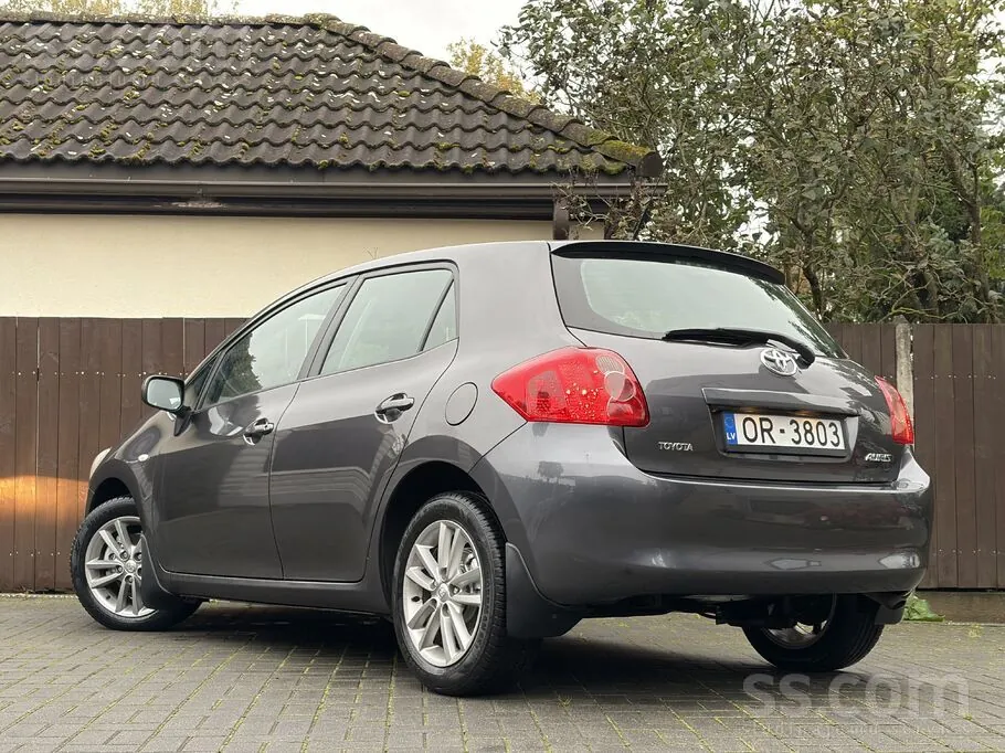 Toyota Auris 2009 photo 5