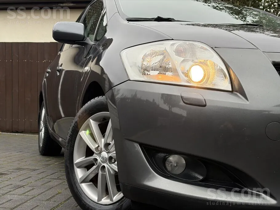 Toyota Auris 2009 photo 4