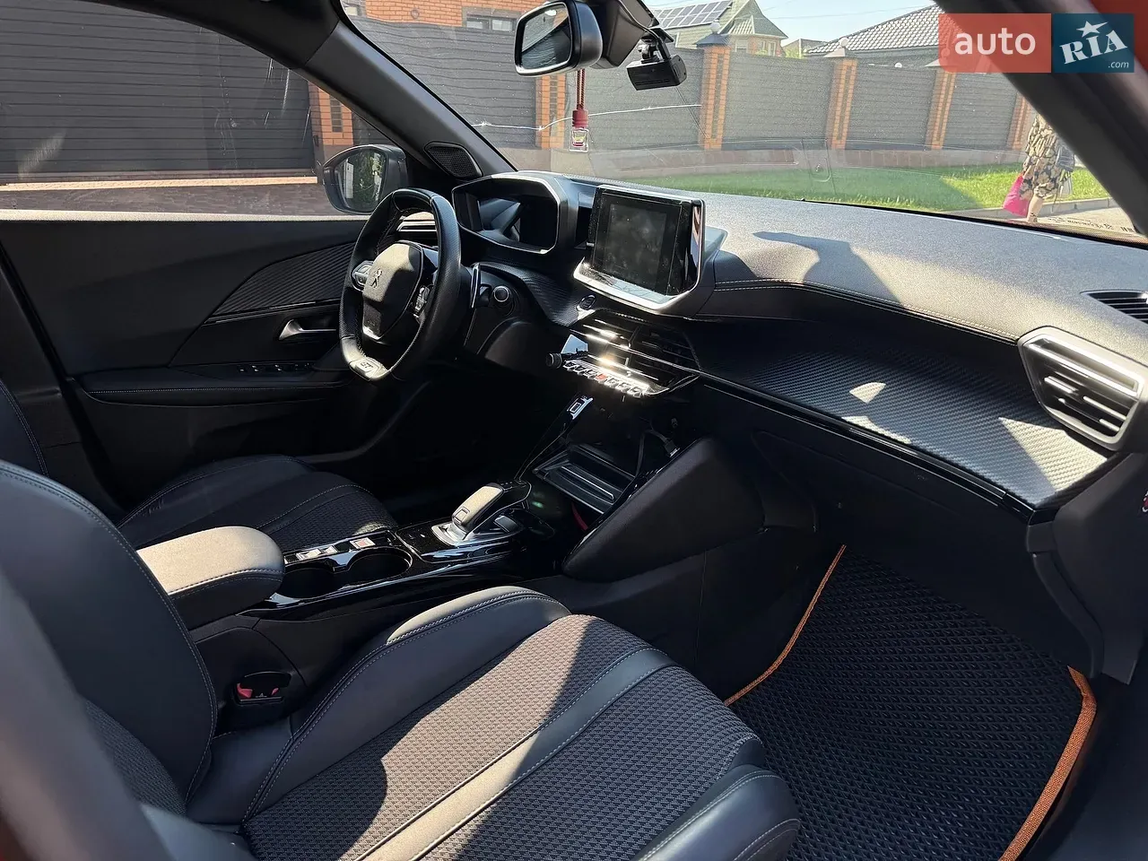 Peugeot 2008 2021 photo 2