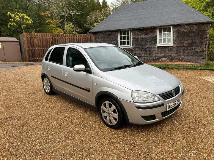 Vauxhall Corsa 2006 photo 2