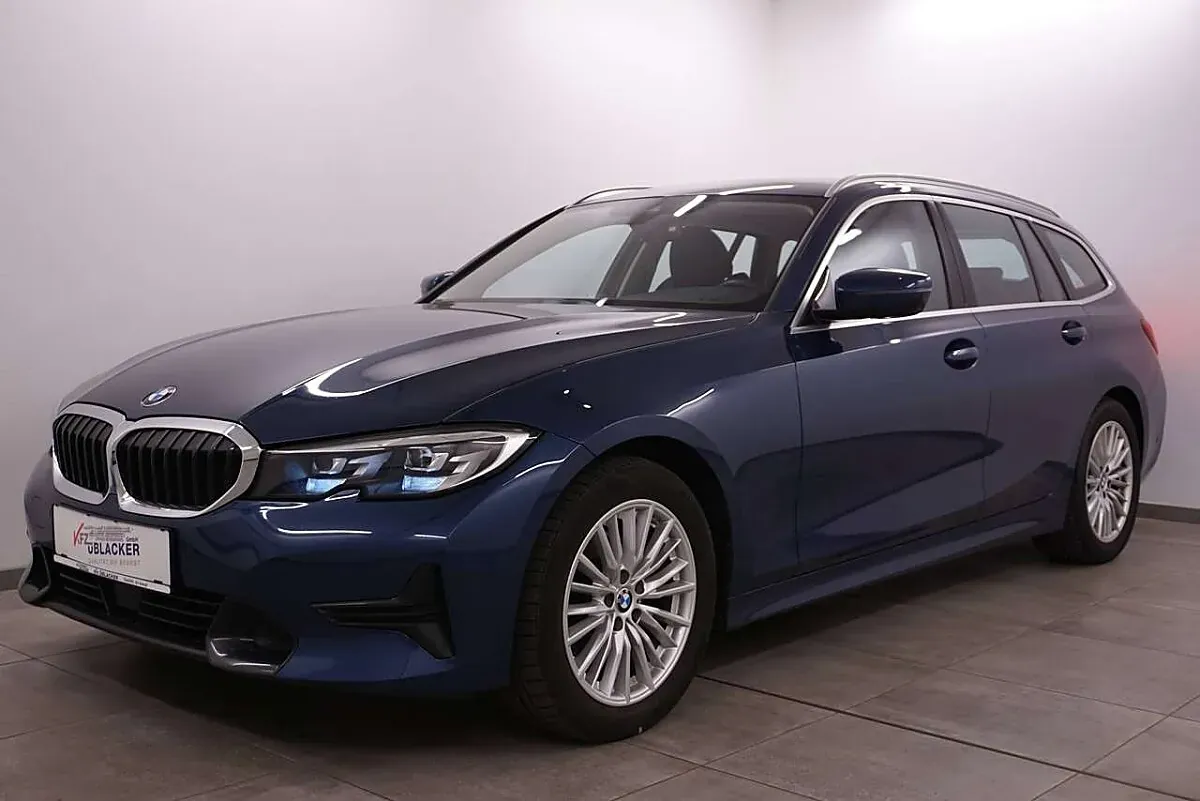 BMW 3 Series 2022 photo 3