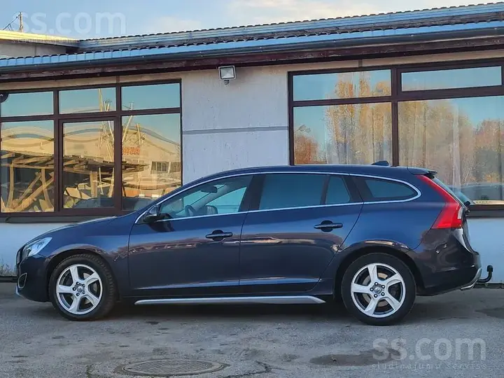 Volvo V60 2013 photo 2
