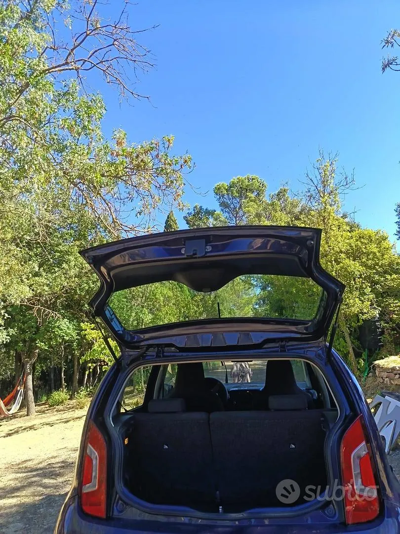 Volkswagen Up 2016 photo 2