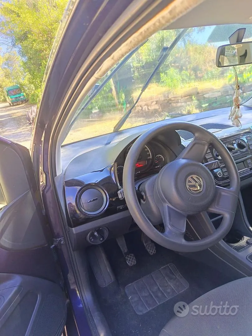 Volkswagen Up 2016 photo 5