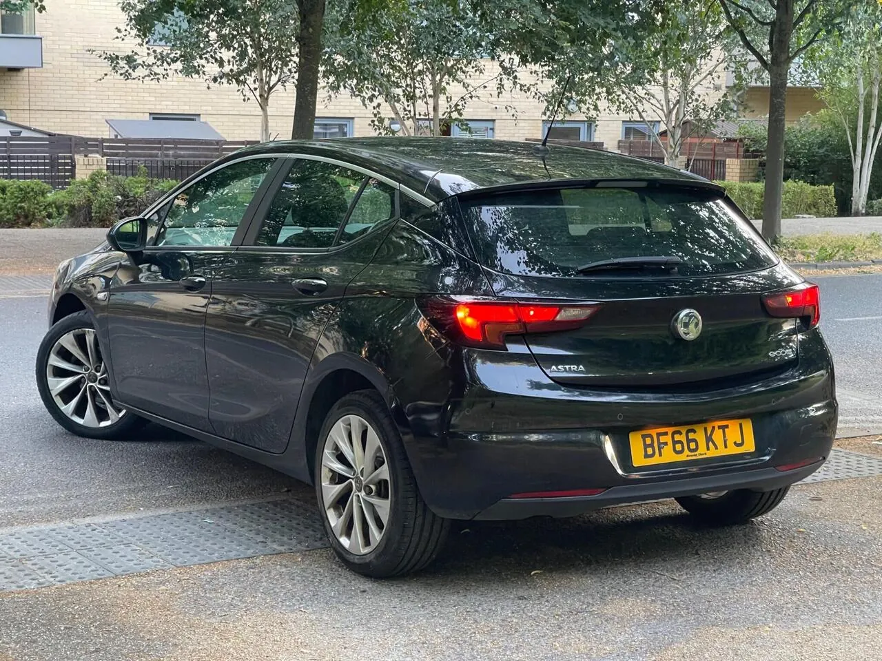 Vauxhall Astra 2016 photo 3