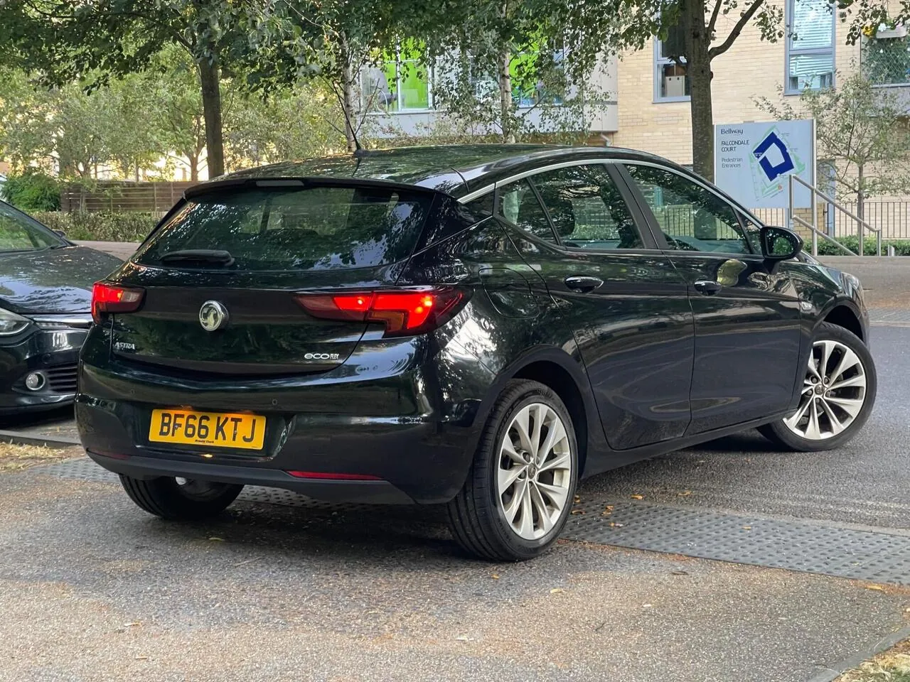Vauxhall Astra 2016 photo 2