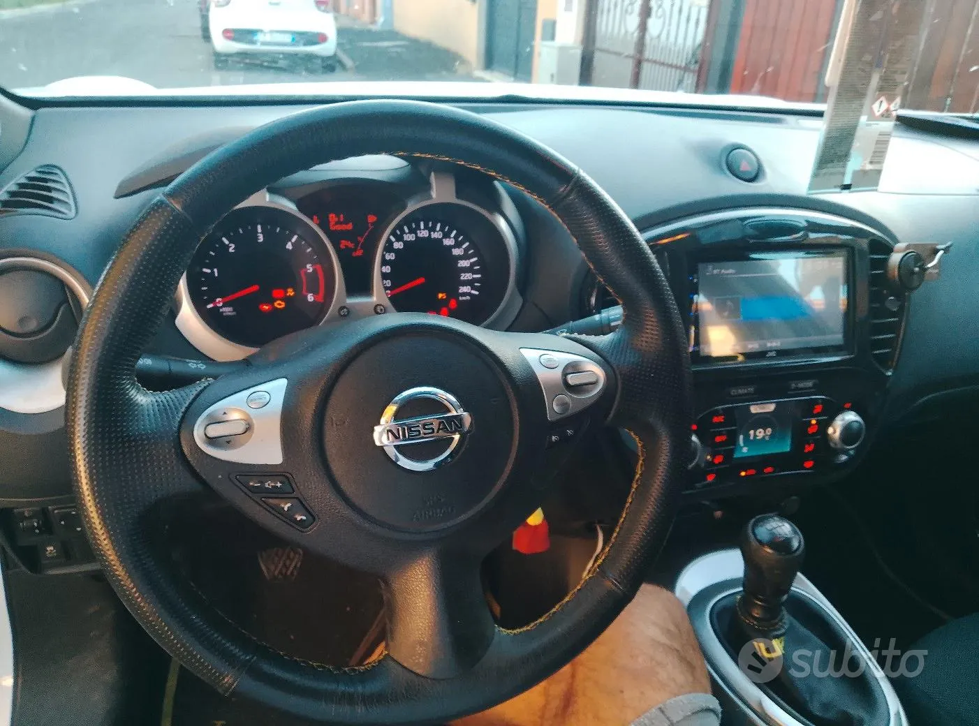 Nissan Juke 2011 photo 4
