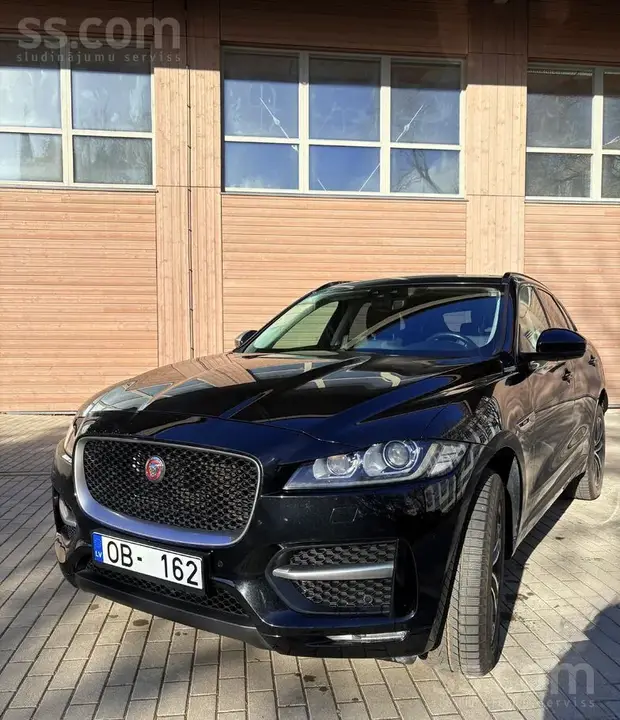 Jaguar F-Pace