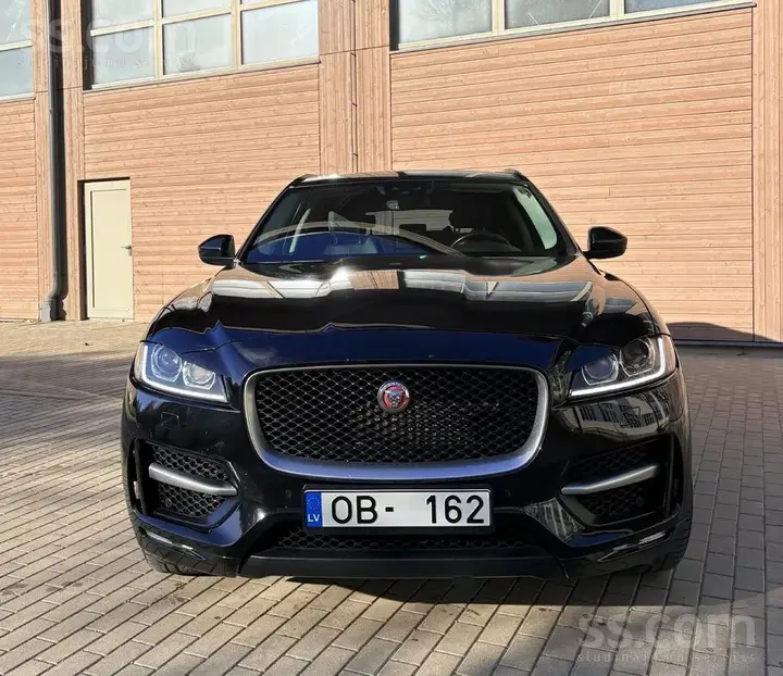 Jaguar F-Pace 2019 photo 2