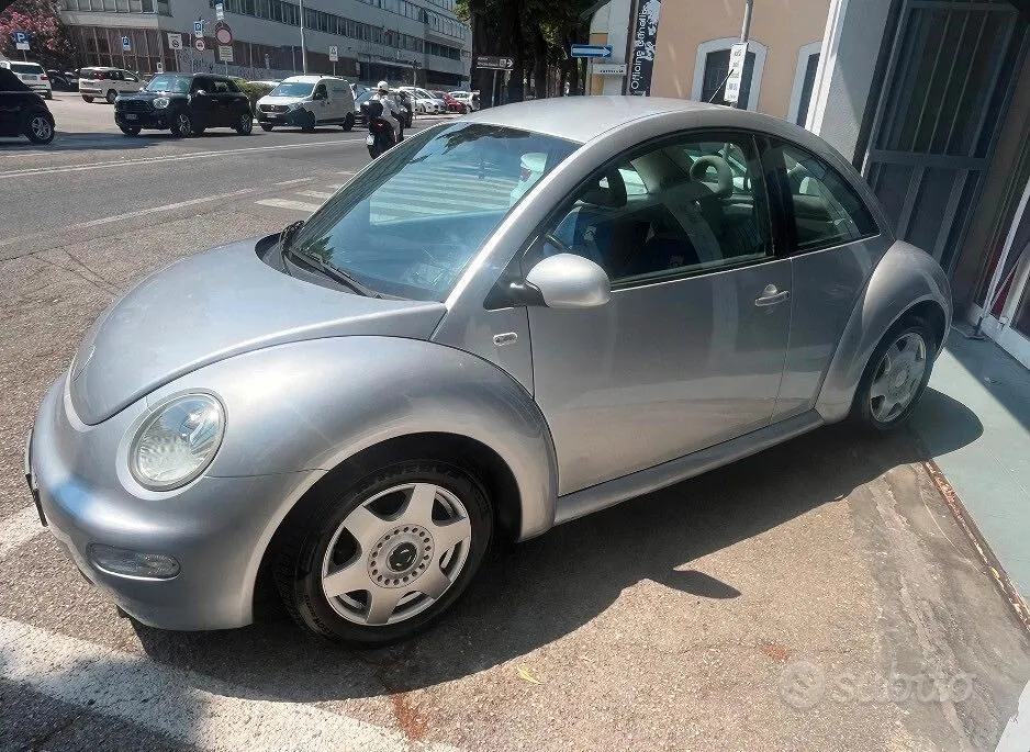 Volkswagen Beetle 2001 photo 2