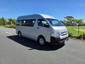 Toyota Hiace 2015 photo 2