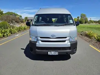 Toyota Hiace 2015 photo 3