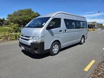 Toyota Hiace 2015 photo 4