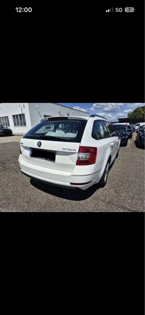 Skoda Octavia 2021 photo 3