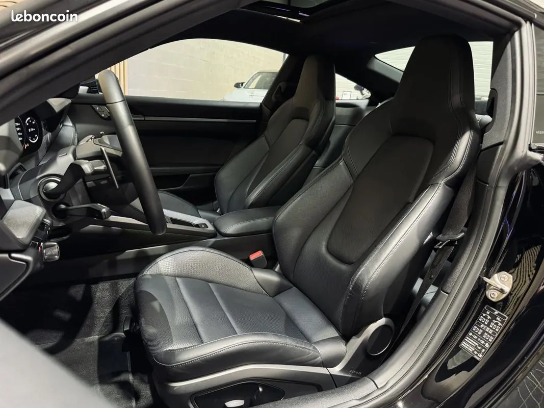 Porsche 911 2020 photo 4