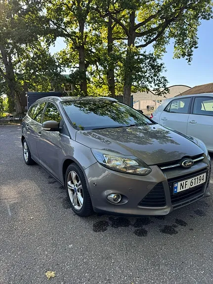 Ford Focus 2012 photo 2