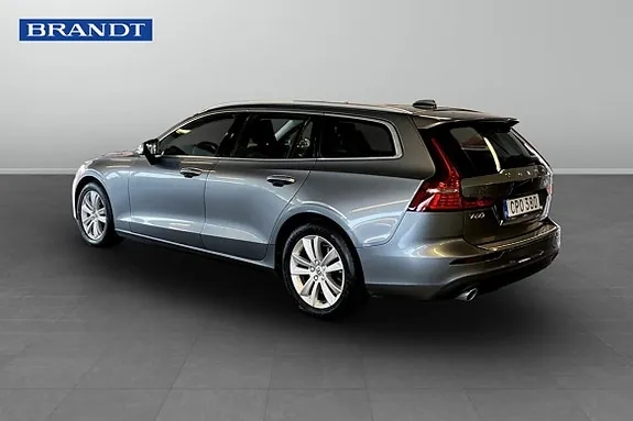 Volvo V60 2021 photo 2