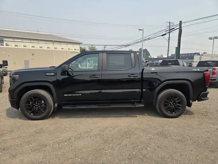 GMC Sierra 1500 2026 photo 2