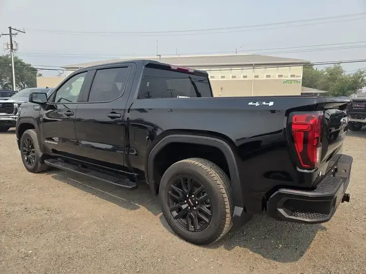 GMC Sierra 1500 2026 photo 3