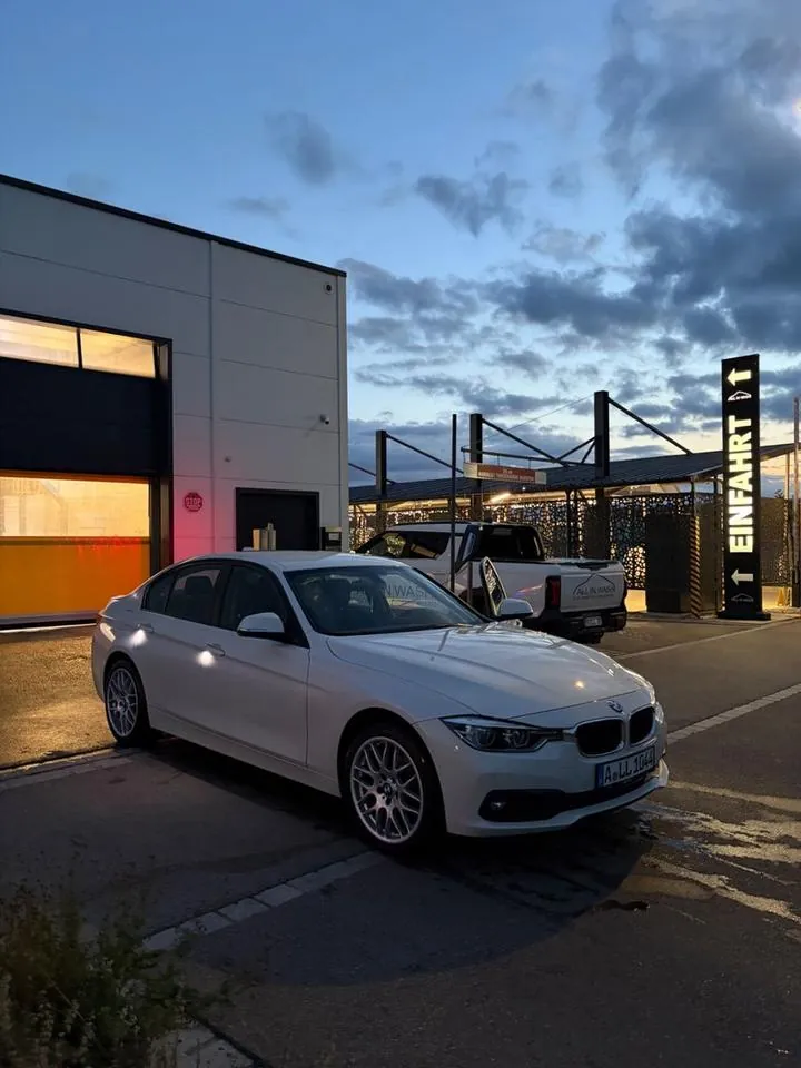 BMW 318I