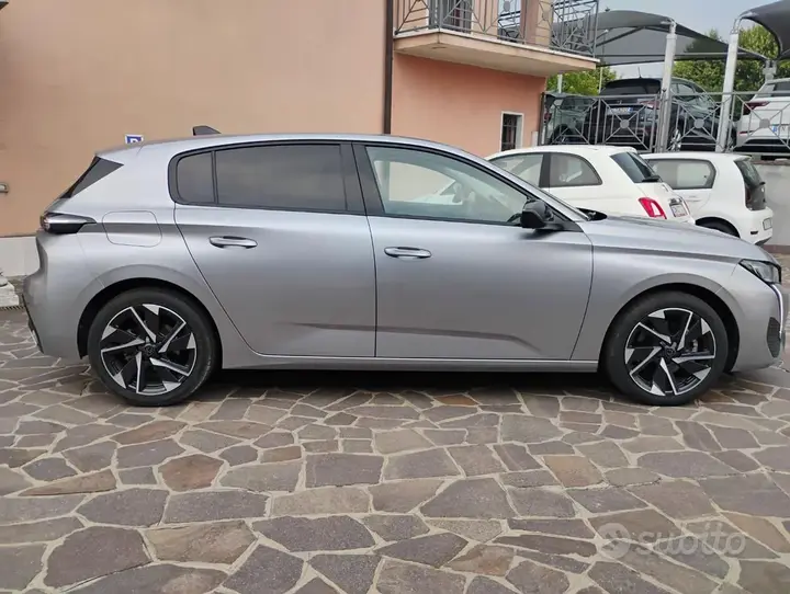 Peugeot 308 2022 photo 2