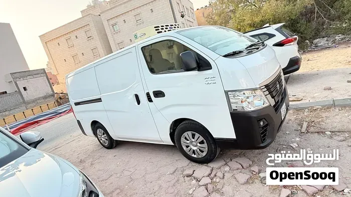 Nissan Urvan 2023 photo 2