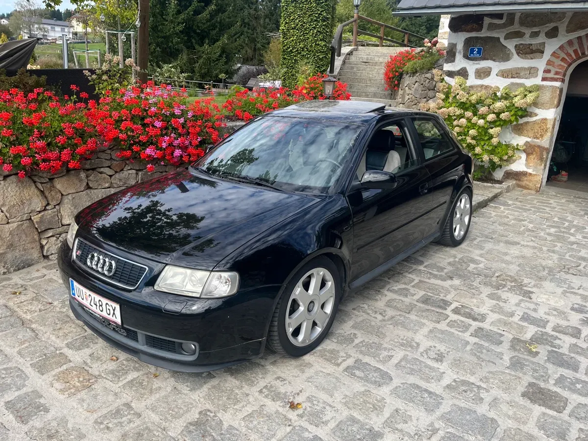 Audi A3 1999 photo 2