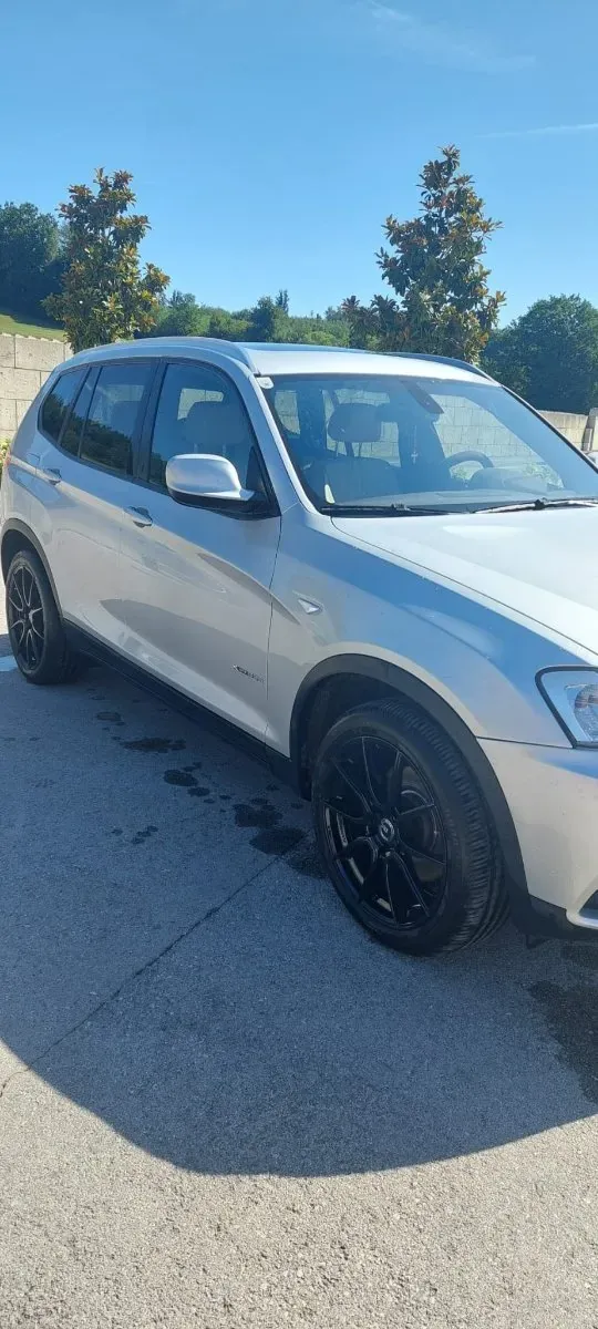 BMW X3 2011 photo 2