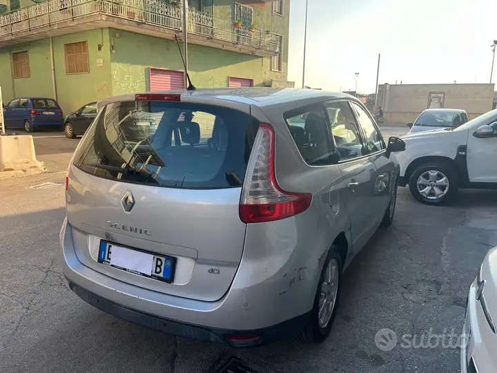 Renault Scenic 2011 photo 3