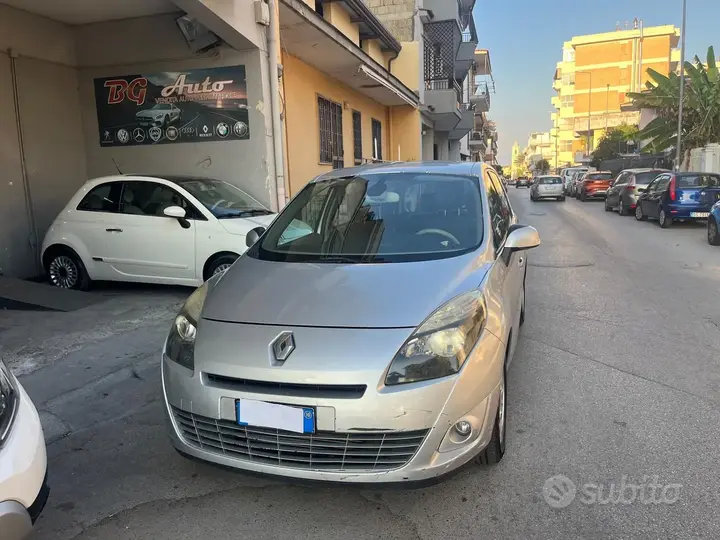 Renault Scenic 2011 photo 4