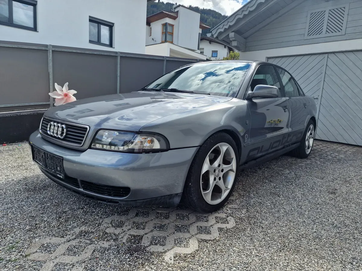 Audi A4 1995 photo 2