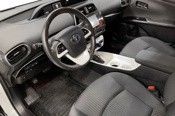 Toyota Prius 2016 photo 2