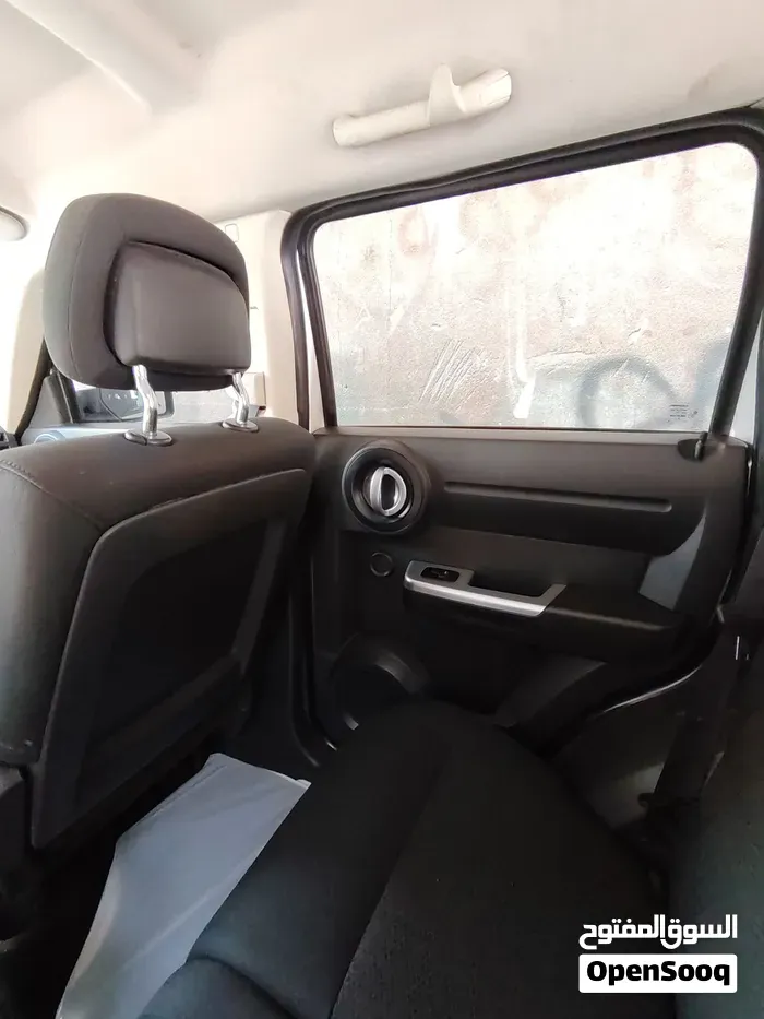 Dodge Nitro 2011 photo 4