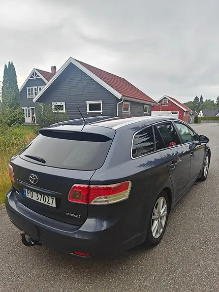 Toyota Avensis 2011 photo 4
